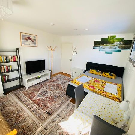 Two Bedrooms,Dining Area And Bathroom With Private Entrance Kotka Zewnętrze zdjęcie