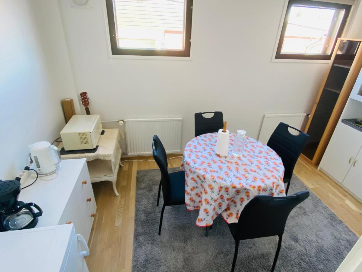 Two Bedrooms,Dining Area And Bathroom With Private Entrance Kotka Zewnętrze zdjęcie