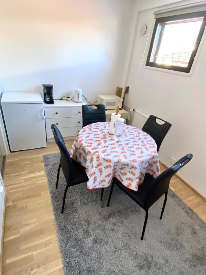 Two Bedrooms,Dining Area And Bathroom With Private Entrance Kotka Zewnętrze zdjęcie